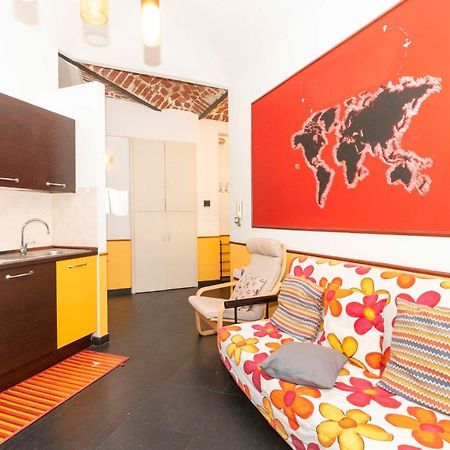 Colourful & Cozy Apartment Cenisia 都灵 外观 照片