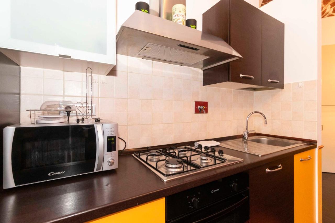 Colourful & Cozy Apartment Cenisia 都灵 外观 照片