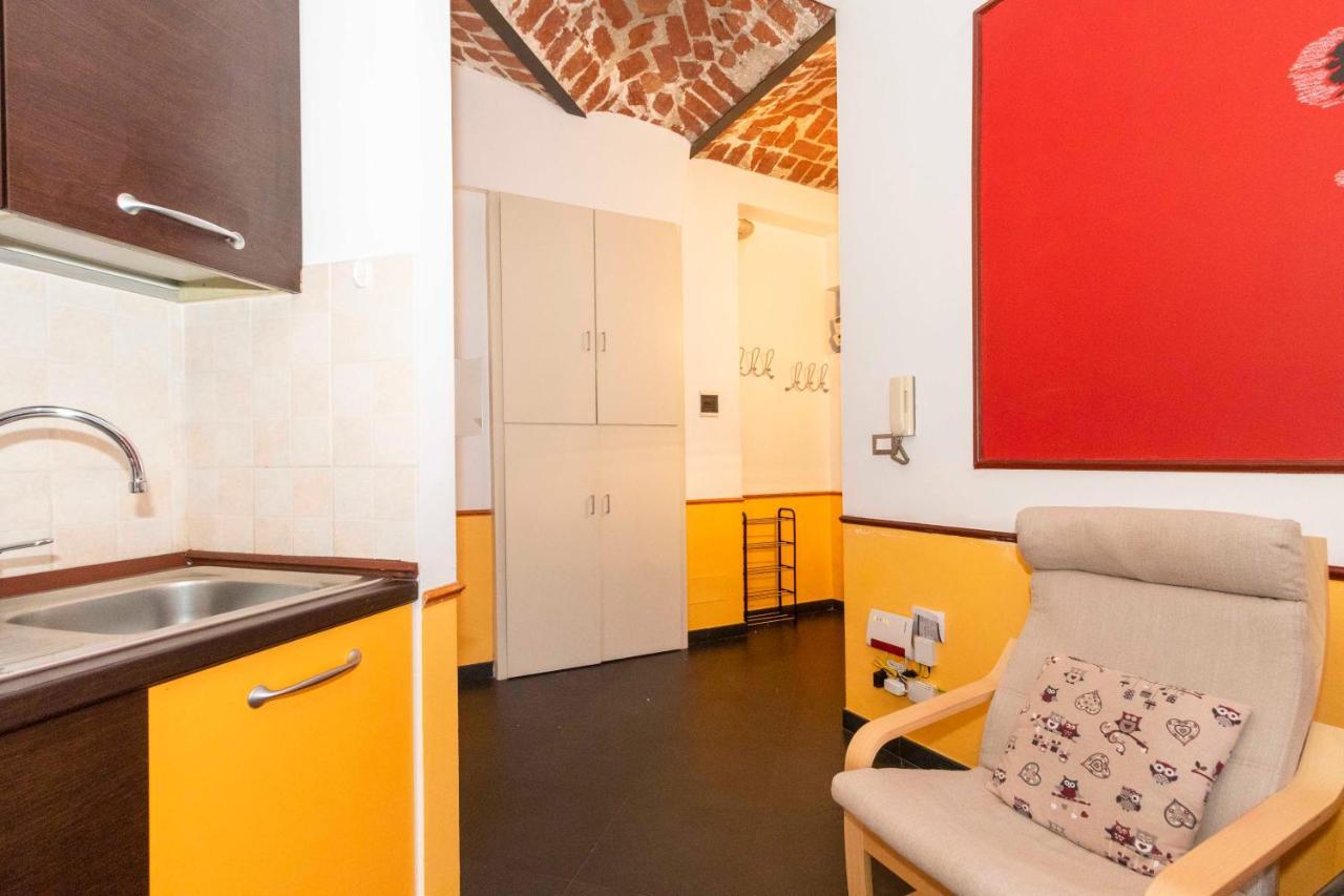 Colourful & Cozy Apartment Cenisia 都灵 外观 照片