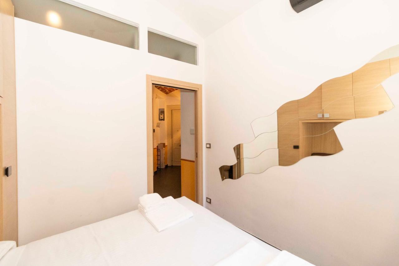 Colourful & Cozy Apartment Cenisia 都灵 外观 照片